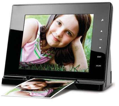 Picture scanning digital frame